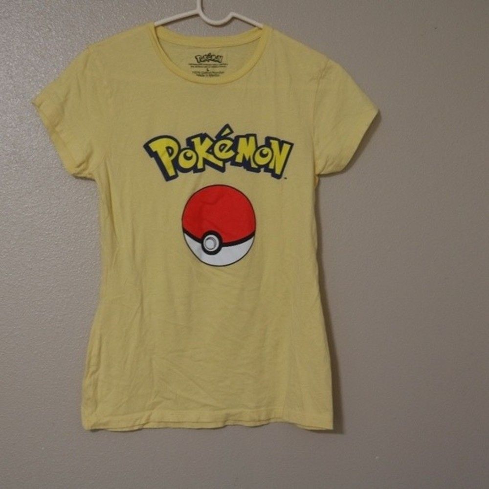 Pokemon Shirt Large